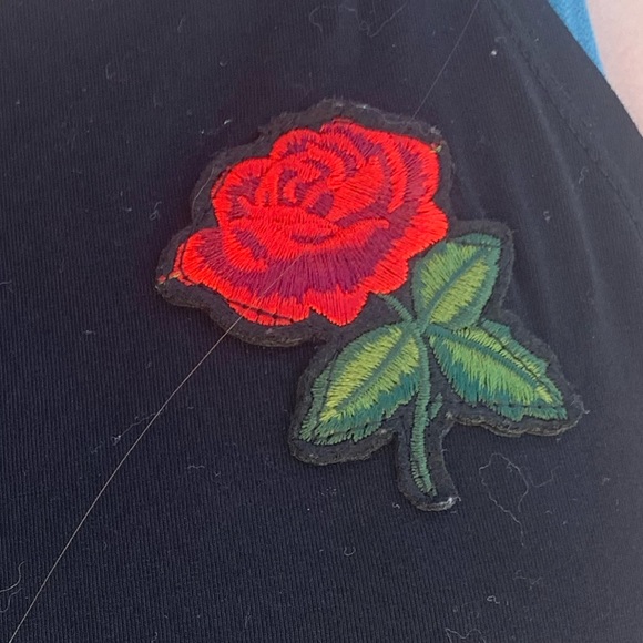 Tie halter crop top - Picture 2 of 5